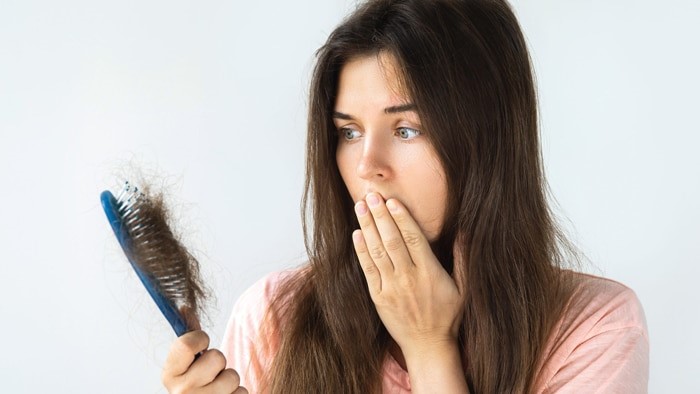 خداحافظی با ریزش مو بامصرف شامپو ضدریزش سینا